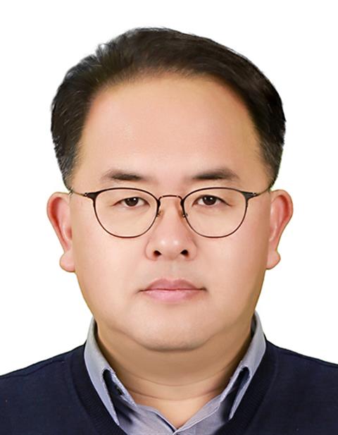 신동윤 교수